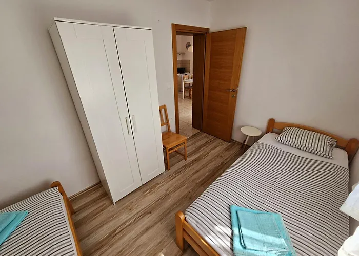 Cikac Ii - Modern By The Appartement Mandre