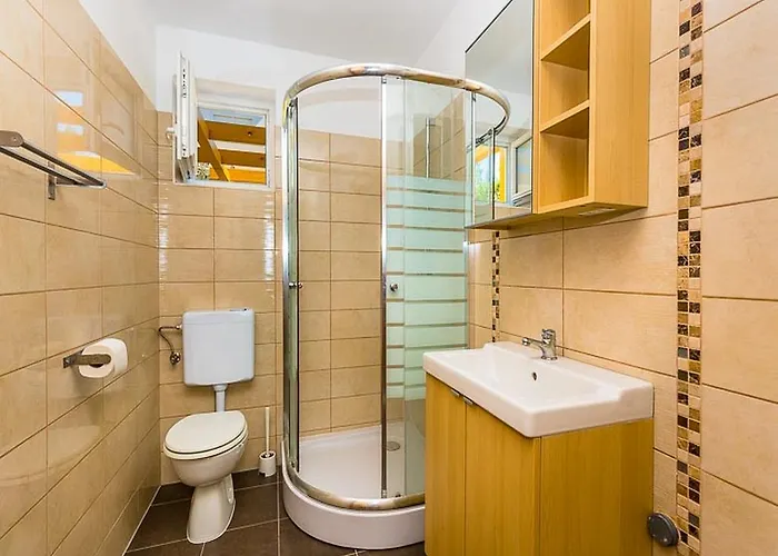 Cikac Ii - Modern By The Daire *