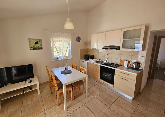 Cikac Ii - Modern By The Daire *